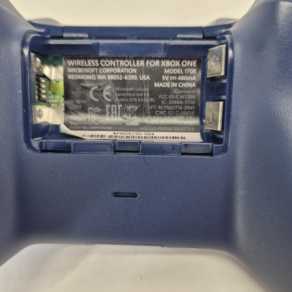 Microsoft Xbox One Wireless Controller Blue 1708 - Picture 3 of 3